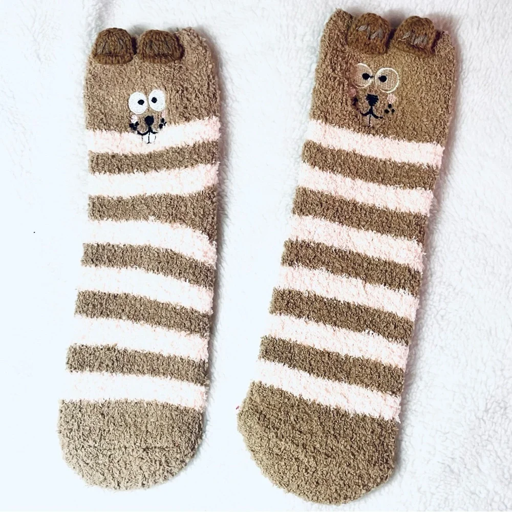 NWT LITTLE GIRL and BEAVER Gift Socks - 3D Fluffy Thick Warm Winter Socks M 5-10